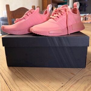 adidas NMD_R1 W Black Shoe Box Label